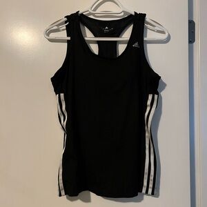 2/$30 💫 Adidas workout tank with built-in bra
